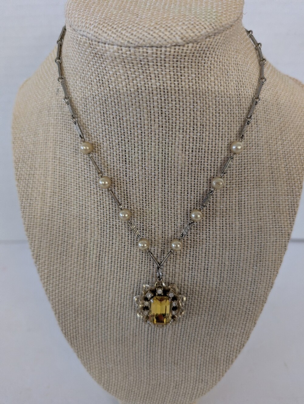 Vintage Pearl Yellow Rhinestone Crystal Pendant Necklace